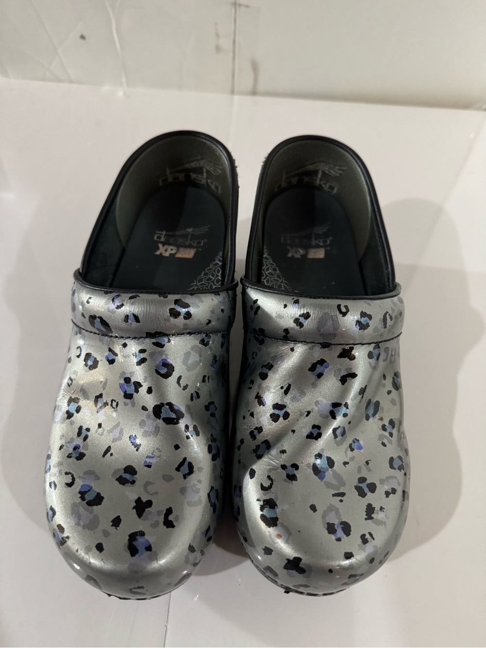 Dansko Silver Leopard Print Nurse Clogs Size 38